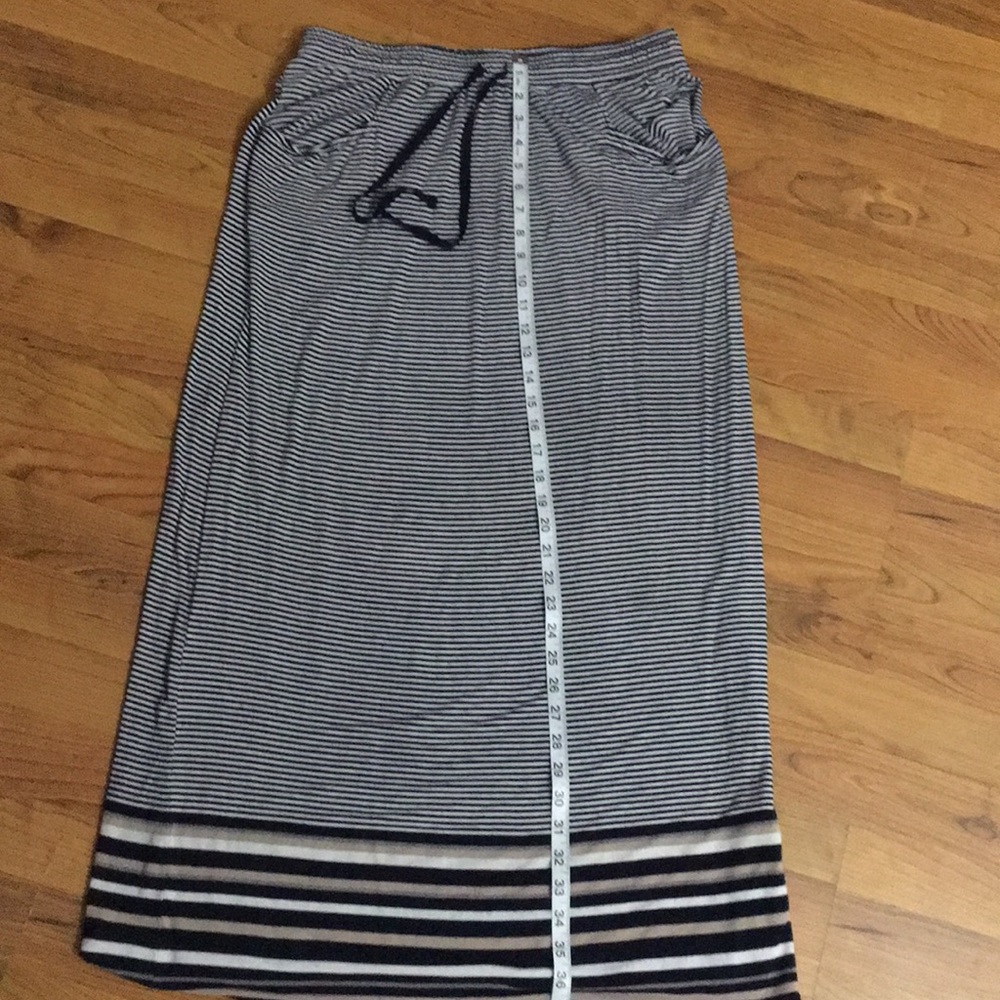 💥SALE 💥NWOT Max studio ✅skirt ✅size L - Picture 4 of 7